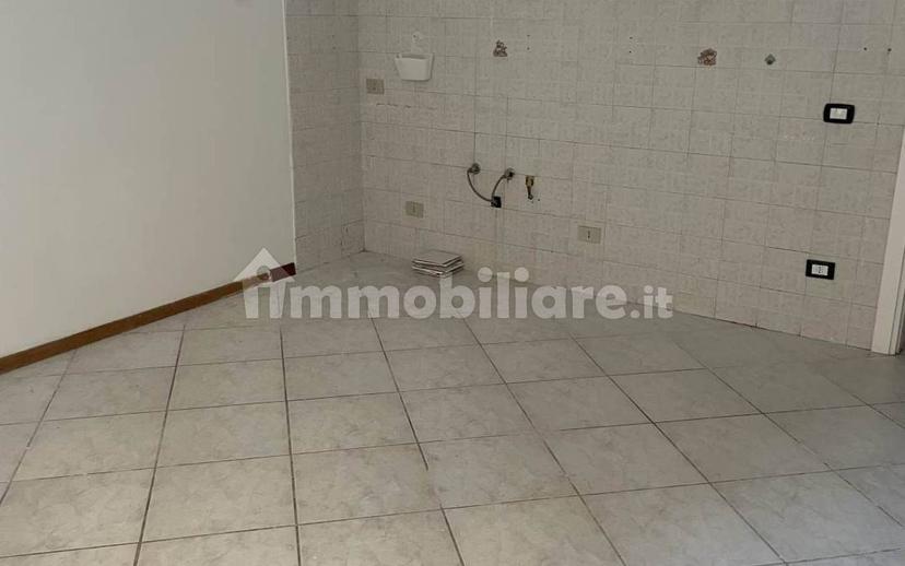 Bilocale buono stato, piano terra, Cisternone, Livorno