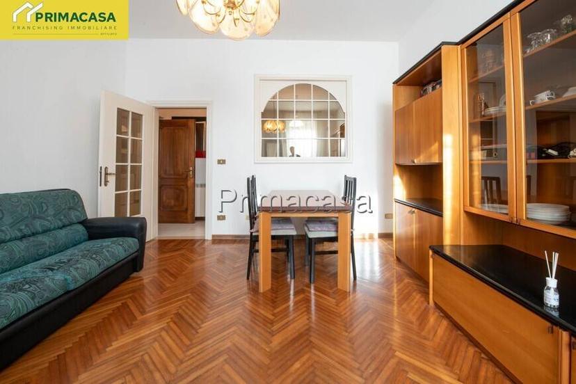 Bilocale via valle fiorita 28, Centro, Gardone Riviera — foto 9 di 20