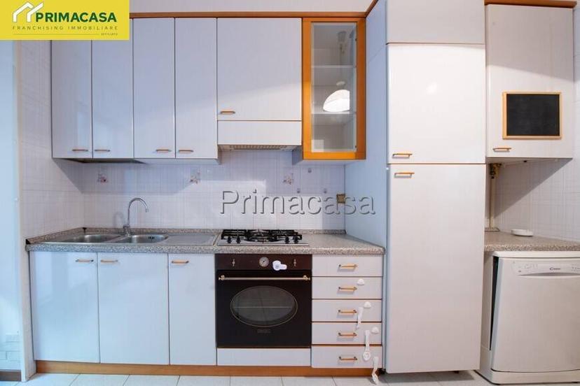 Bilocale via valle fiorita 28, Centro, Gardone Riviera — foto 12 di 20