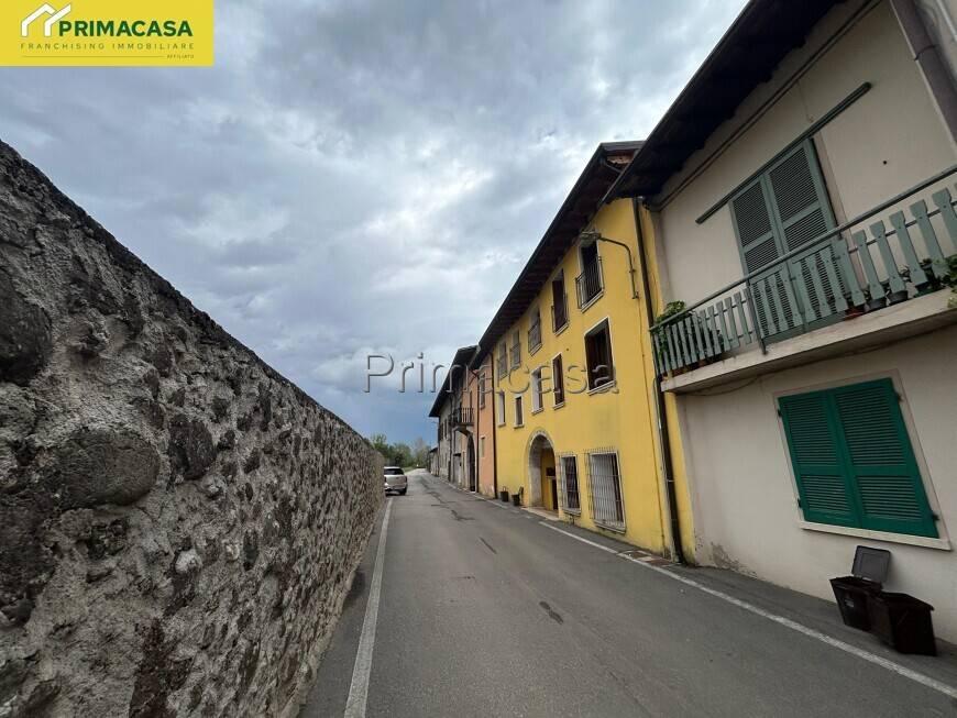 Trilocale gerole 18, Centro, Prevalle