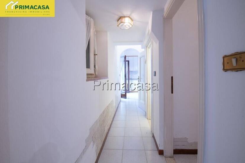 Bilocale via valle fiorita 28, Centro, Gardone Riviera — foto 2 di 20