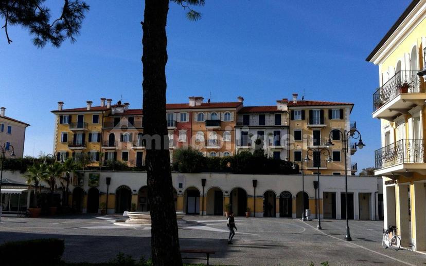 Quadrilocale piazza del Borgo 7, Centro, Porto Recanati — foto 6 di 8