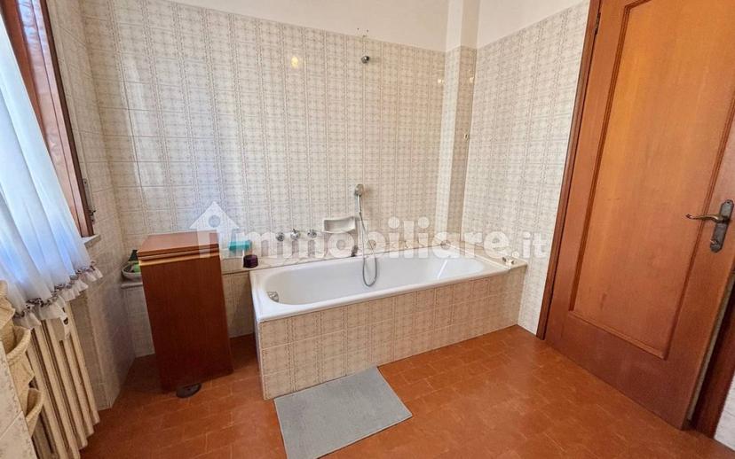 Stanza singola viale Duca Alessandro 48/1, Parma