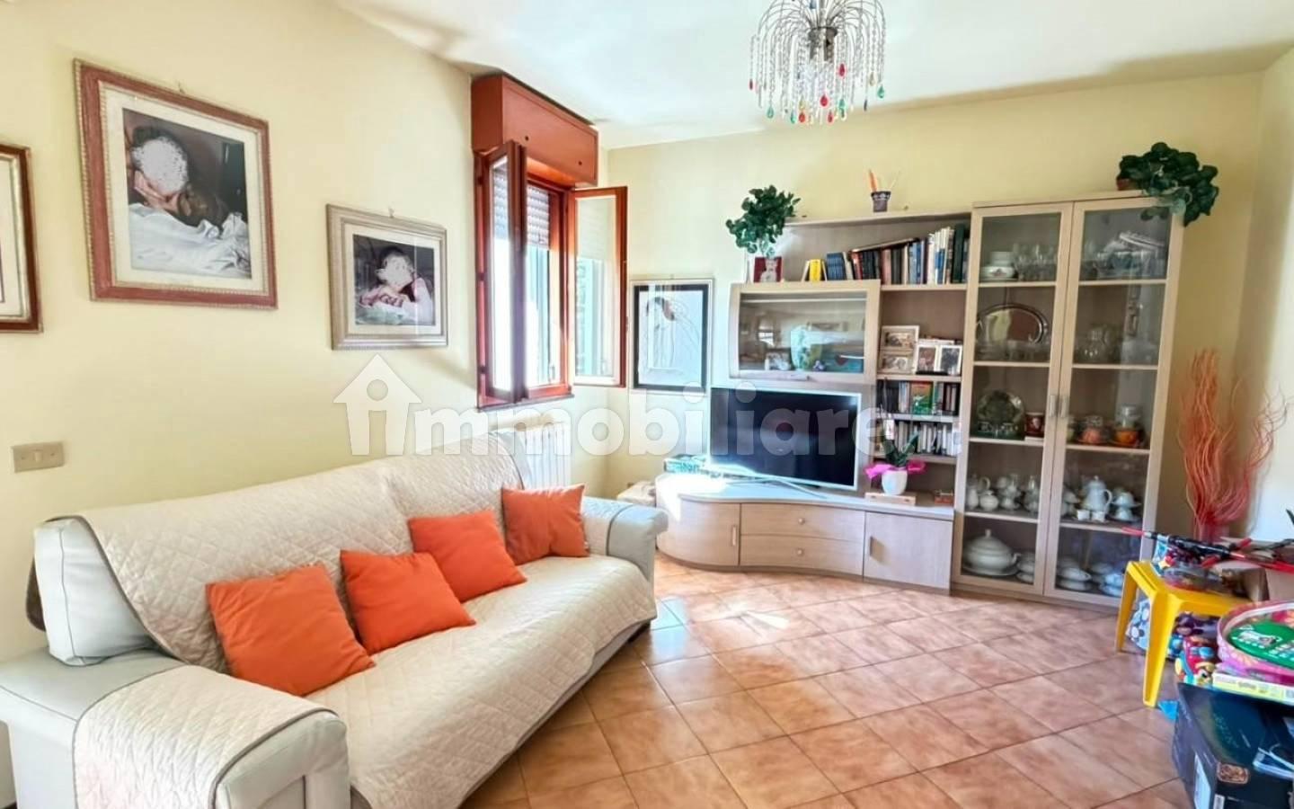 Villa a schiera 5 locali, buono stato, Centro, Capannori