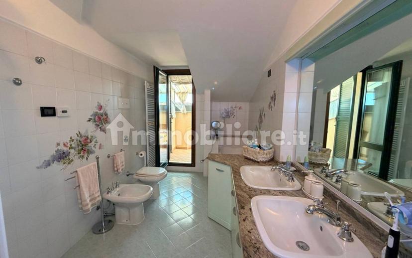 Trilocale piazza Caduti, Centro, Fiesse — foto 4 di 31