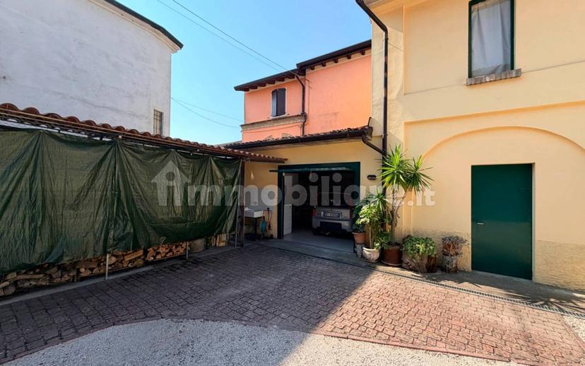 Trilocale piazza Caduti, Centro, Fiesse — foto 6 di 31