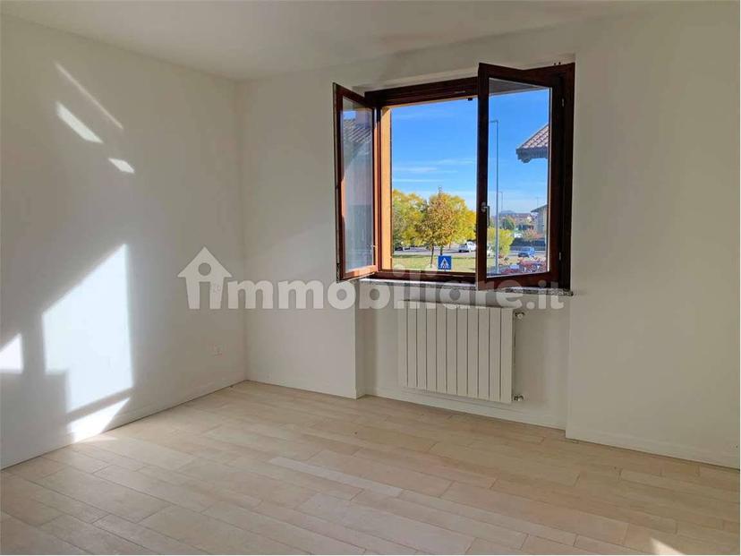 Trilocale primo piano, Brusaporto — foto 4 di 15