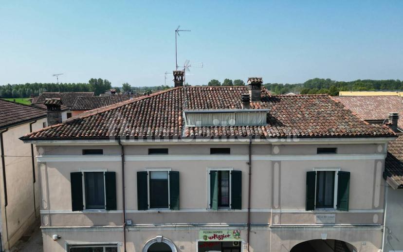 Trilocale piazza Caduti, Centro, Fiesse — foto 3 di 31