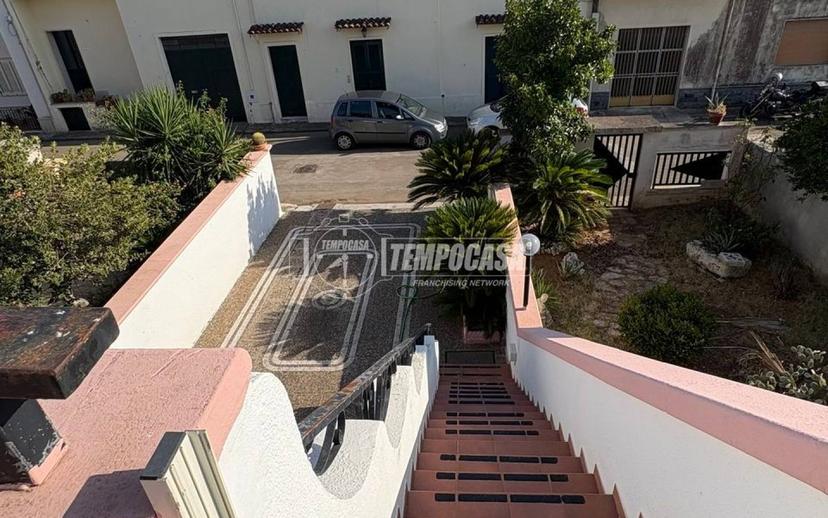 Terratetto unifamiliare 121 m², buono stato, Giuggianello — foto 4 di 27