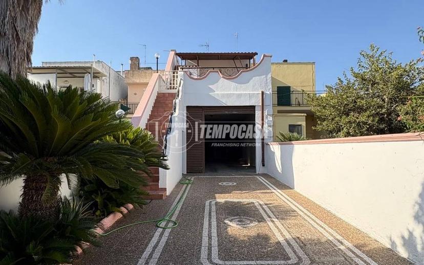 Terratetto unifamiliare 121 m², buono stato, Giuggianello — foto 12 di 27