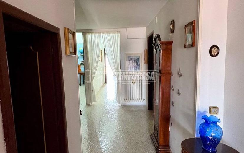 Terratetto unifamiliare 121 m², buono stato, Giuggianello — foto 6 di 27