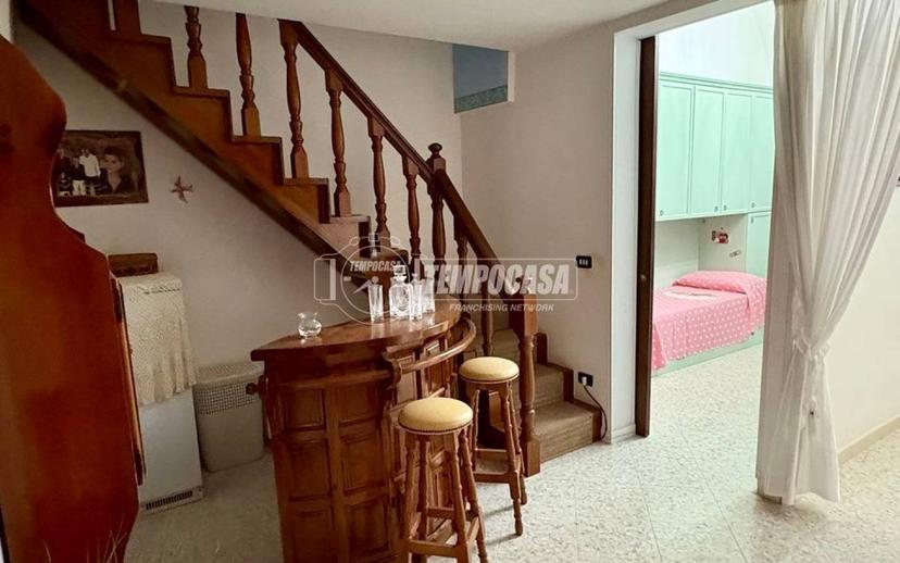 Terratetto unifamiliare 121 m², buono stato, Giuggianello — foto 24 di 27