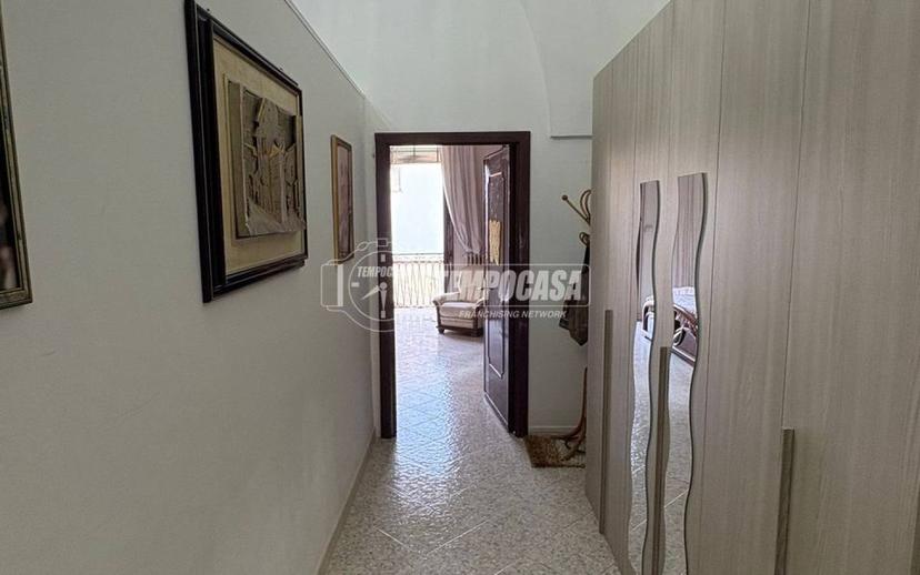 Terratetto unifamiliare 121 m², buono stato, Giuggianello — foto 8 di 27