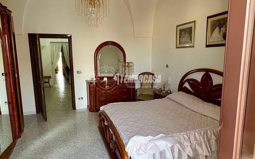 Terratetto unifamiliare 121 m², buono stato, Giuggianello — foto 19 di 27