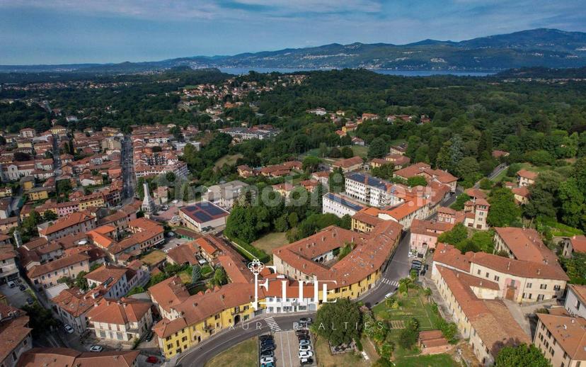 Villa unifamiliare, da ristrutturare, 1260 m², Centro, Besozzo — foto 30 di 38
