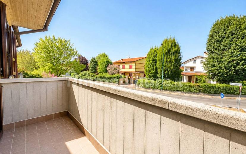 Villa bifamiliare via John Fitzgerald Kennedy, Cologne — foto 29 di 31