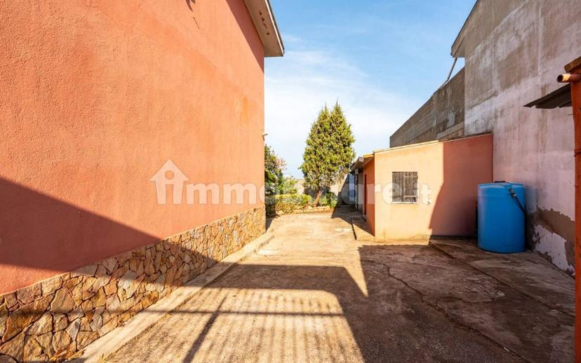 Terratetto unifamiliare via Battisti, 37, Centro, Capoterra