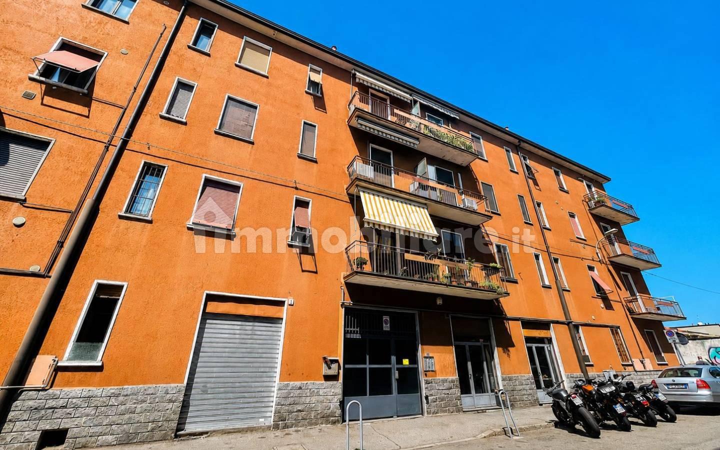 Bilocale via San Francesco d'Assisi 5, Regina Pacis - Borsa, Monza