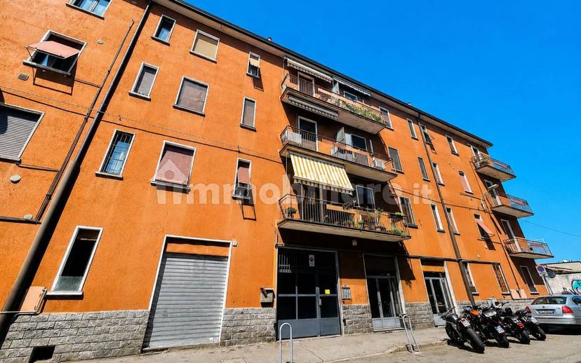 Bilocale via San Francesco d'Assisi 5, Regina Pacis - Borsa, Monza