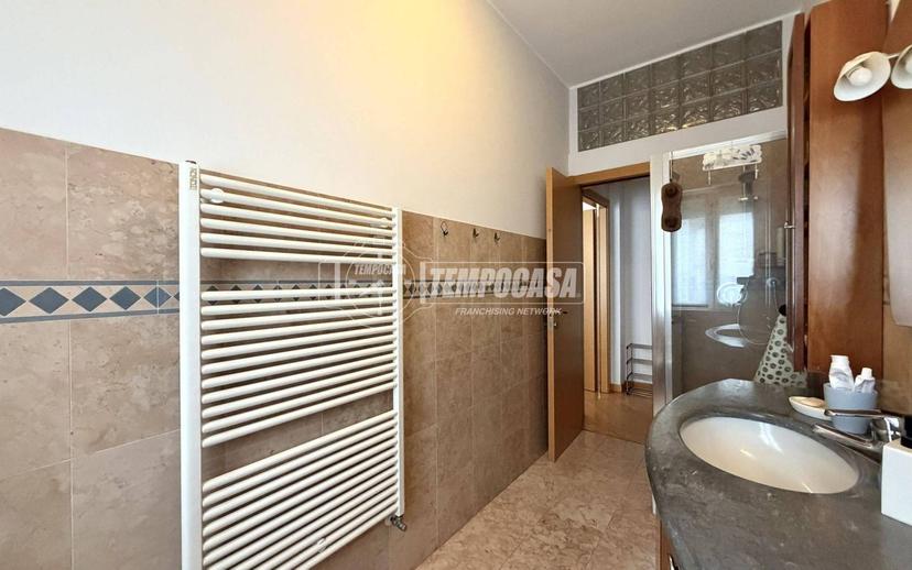 Trilocale via Mottarone 4, Centro, Arona — foto 10 di 35