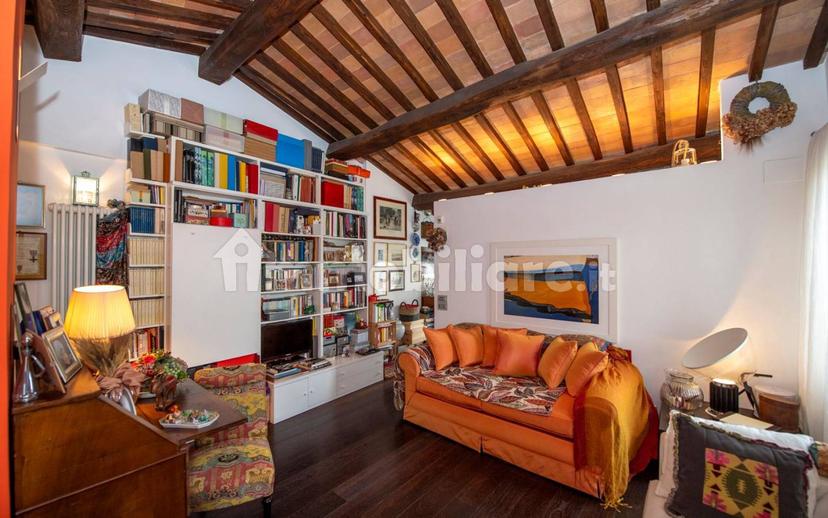 Attico ottimo stato, 80 m², San Marco - Tufi, Siena