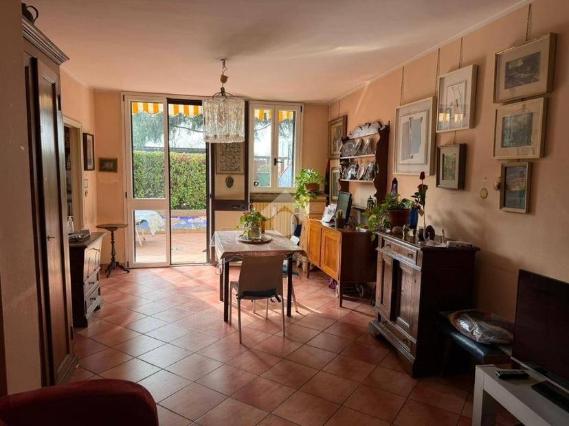 Trilocale via Ugo Foscolo 31, Lesmo — foto 8 di 10