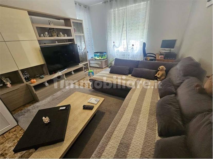 Quadrilocale buono stato, piano rialzato, Dante - Cheope, Piacenza