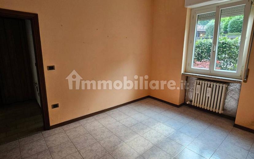 Quadrilocale via alle Cave, Centro, Omegna — foto 4 di 12