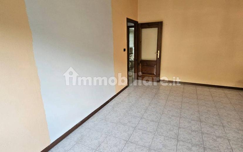 Quadrilocale via alle Cave, Centro, Omegna — foto 2 di 12