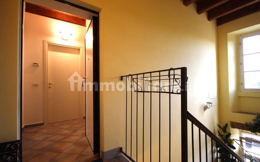 Bilocale via Santa Caterina 7, Centro, Besana in Brianza