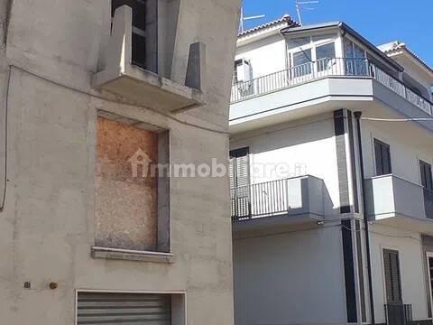 Villa unifamiliare via Orf. Leggio, 31, Rosolini — foto 10 di 35