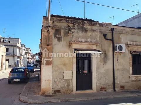 Villa unifamiliare via Turriaco, 25, Rosolini — foto 2 di 19