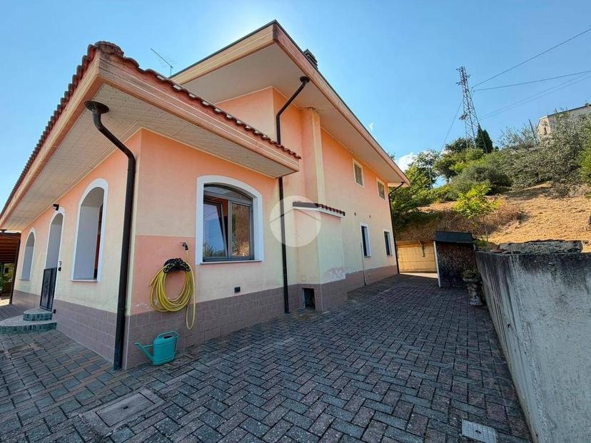 Villa unifamiliare Contrada Pietra Rossa 36, Pietra Rossa, Villa Celiera — foto 17 di 38