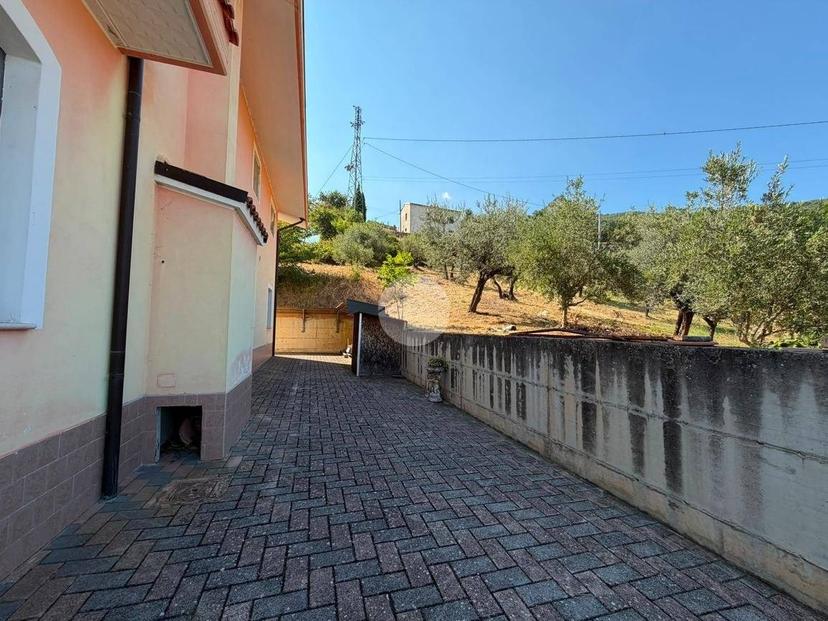 Villa unifamiliare Contrada Pietra Rossa 36, Pietra Rossa, Villa Celiera — foto 25 di 38