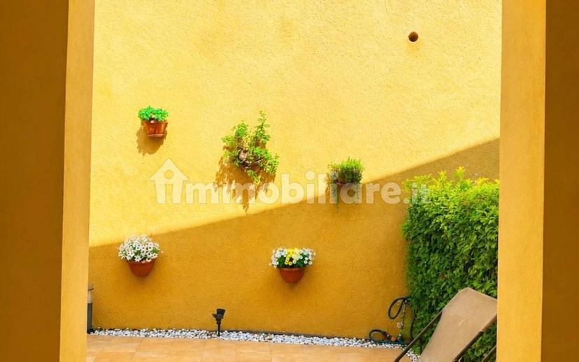 Bilocale Strada Civezza, Poggi, Imperia