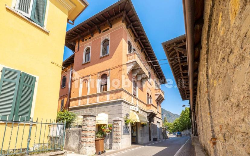 Quadrilocale piazzale Vittorio Emanuele 7A, Centro, Menaggio — foto 6 di 35