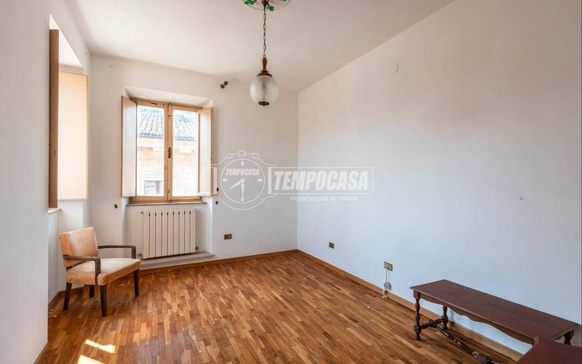 Quadrilocale via Giuseppe Garibaldi, Centro, San Severino Marche — foto 18 di 21