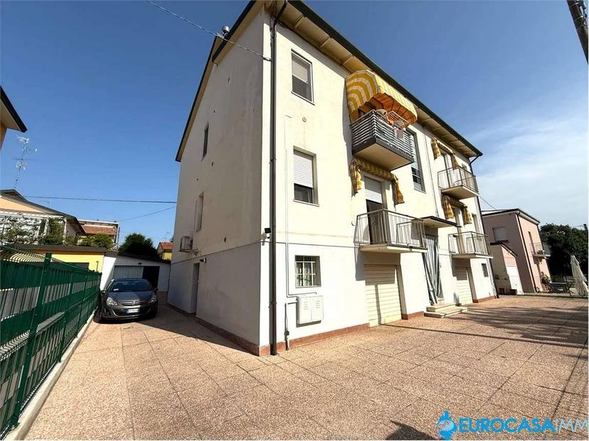 Trilocale via Bonasio , 6, Centro, Fabbrico — foto 6 di 30