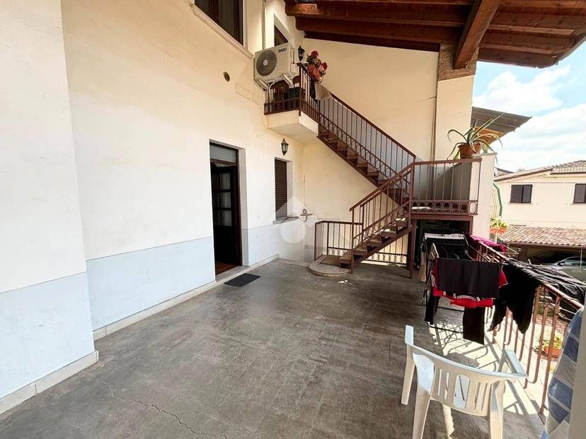 Bilocale via Crocefisso 13, Centro, Travagliato — foto 2 di 15