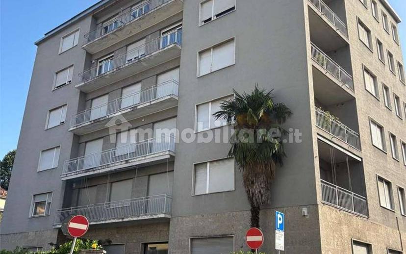 Trilocale via Parini, 4, San Biagio, Monza