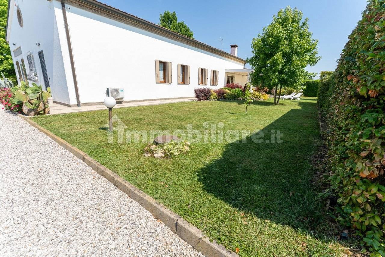 Villa unifamiliare via Tiziano 2c, Campolongo Maggiore