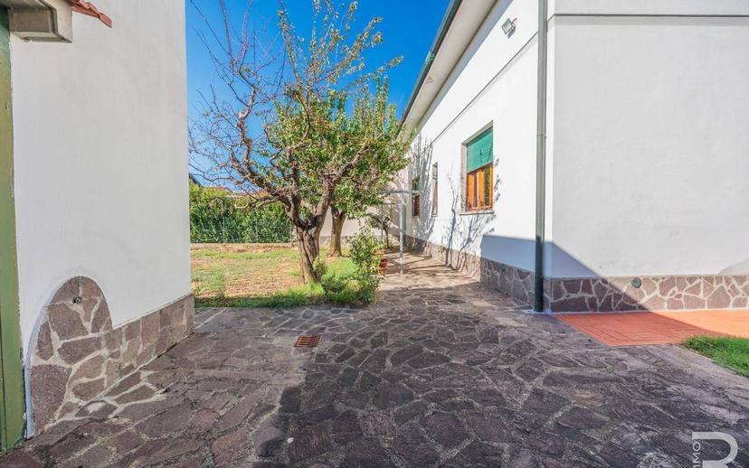 Villa bifamiliare via Valdera Pontedera, Centro, Ponsacco — foto 2 di 21