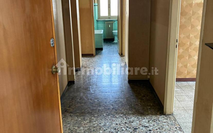 Trilocale via Giuseppe Parrà, Centro, Saluzzo — foto 3 di 3