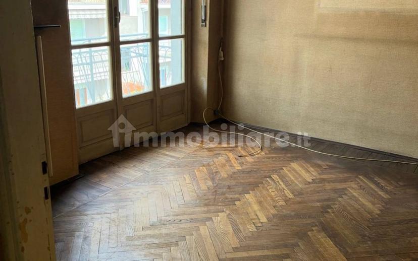 Trilocale via Giuseppe Parrà, Centro, Saluzzo — foto 2 di 3