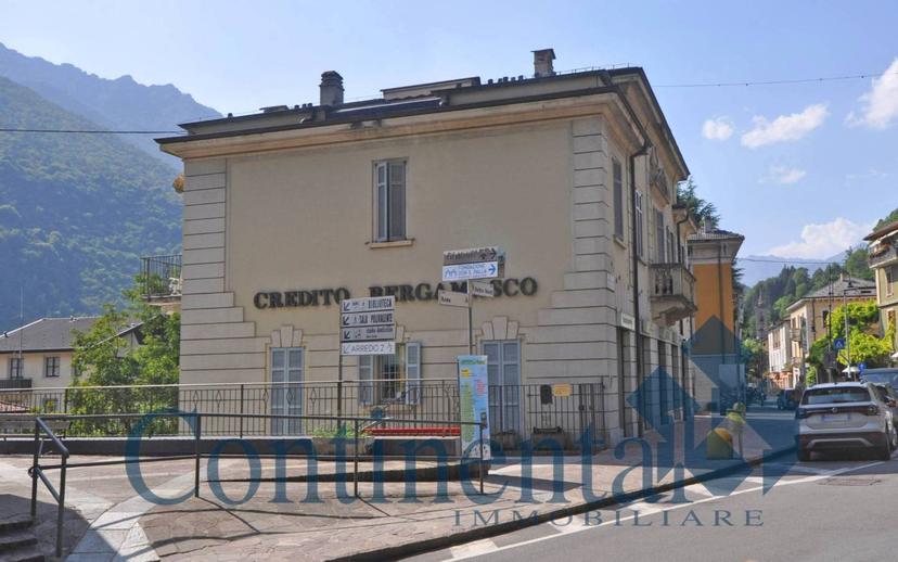 Bilocale via Bortolo Belotti 9, Piazza Brembana — foto 3 di 14