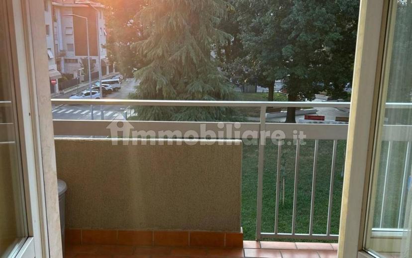 Trilocale piazza Varsavia 10, Loreto, Bergamo