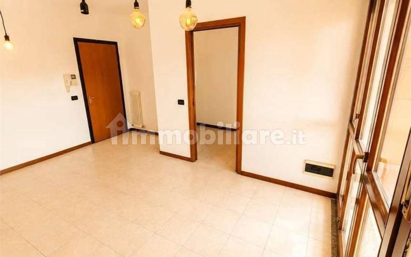 Trilocale buono stato, secondo piano, Orologio, Reggio Emilia