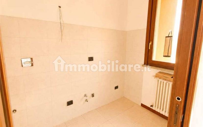 Trilocale buono stato, secondo piano, Orologio, Reggio Emilia — foto 4 di 16