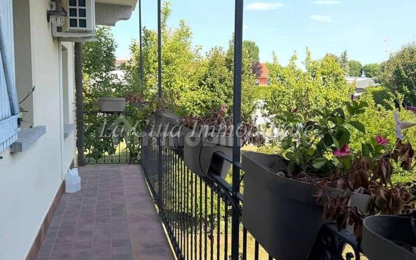 Villa unifamiliare, ottimo stato, 481 m², Agrate, Agrate Conturbia — foto 10 di 37