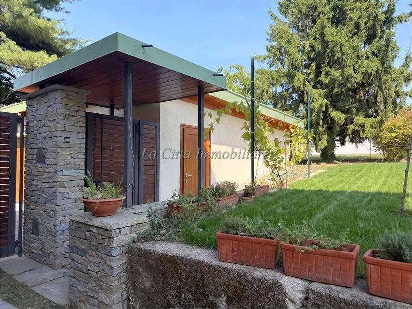 Villa unifamiliare, ottimo stato, 481 m², Agrate, Agrate Conturbia — foto 2 di 37